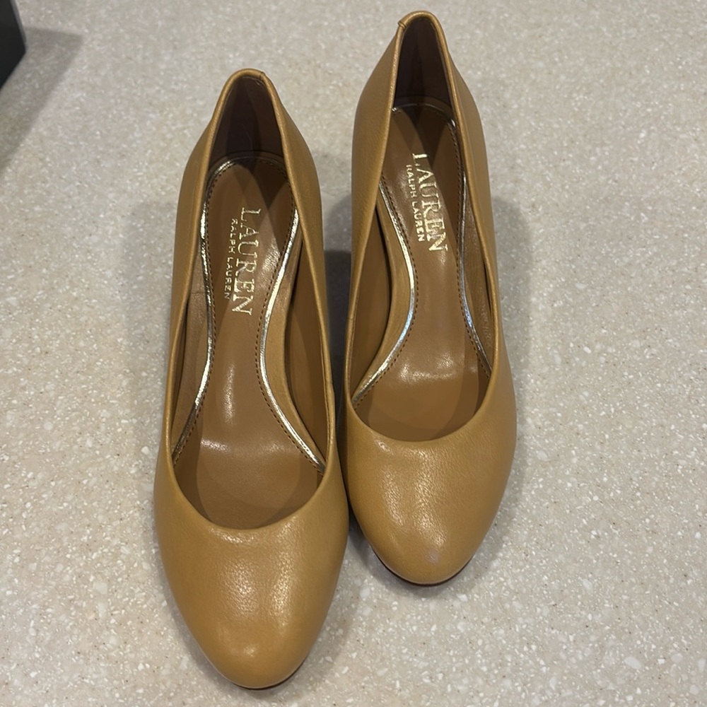Lauren Ralph Lauren Hala pump, women’s size 5, camel color, new in box